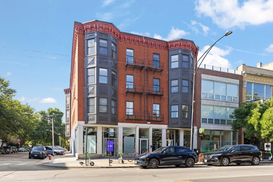 Property photo for 1737 W Division Street, #203, Chicago, IL