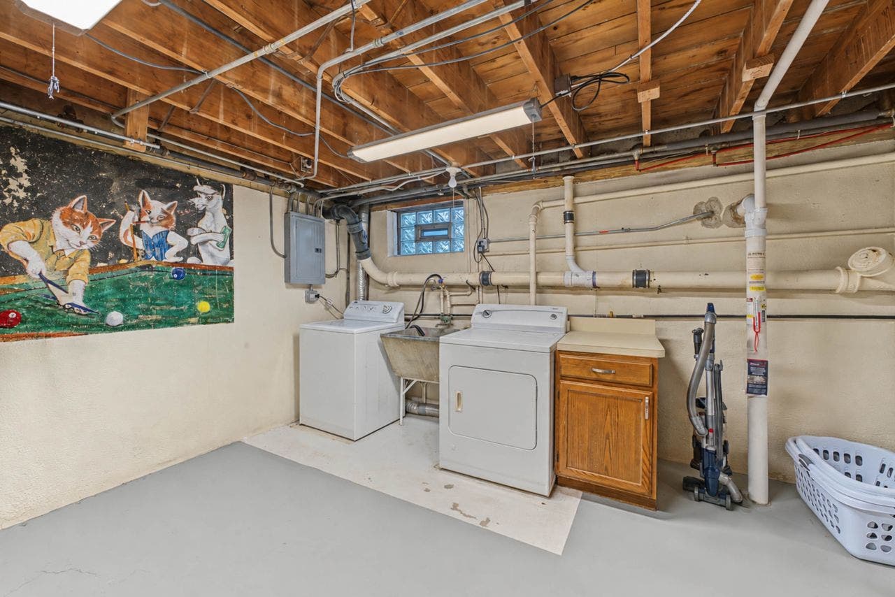 5601 Lee Avenue, Downers Grove, IL 60516