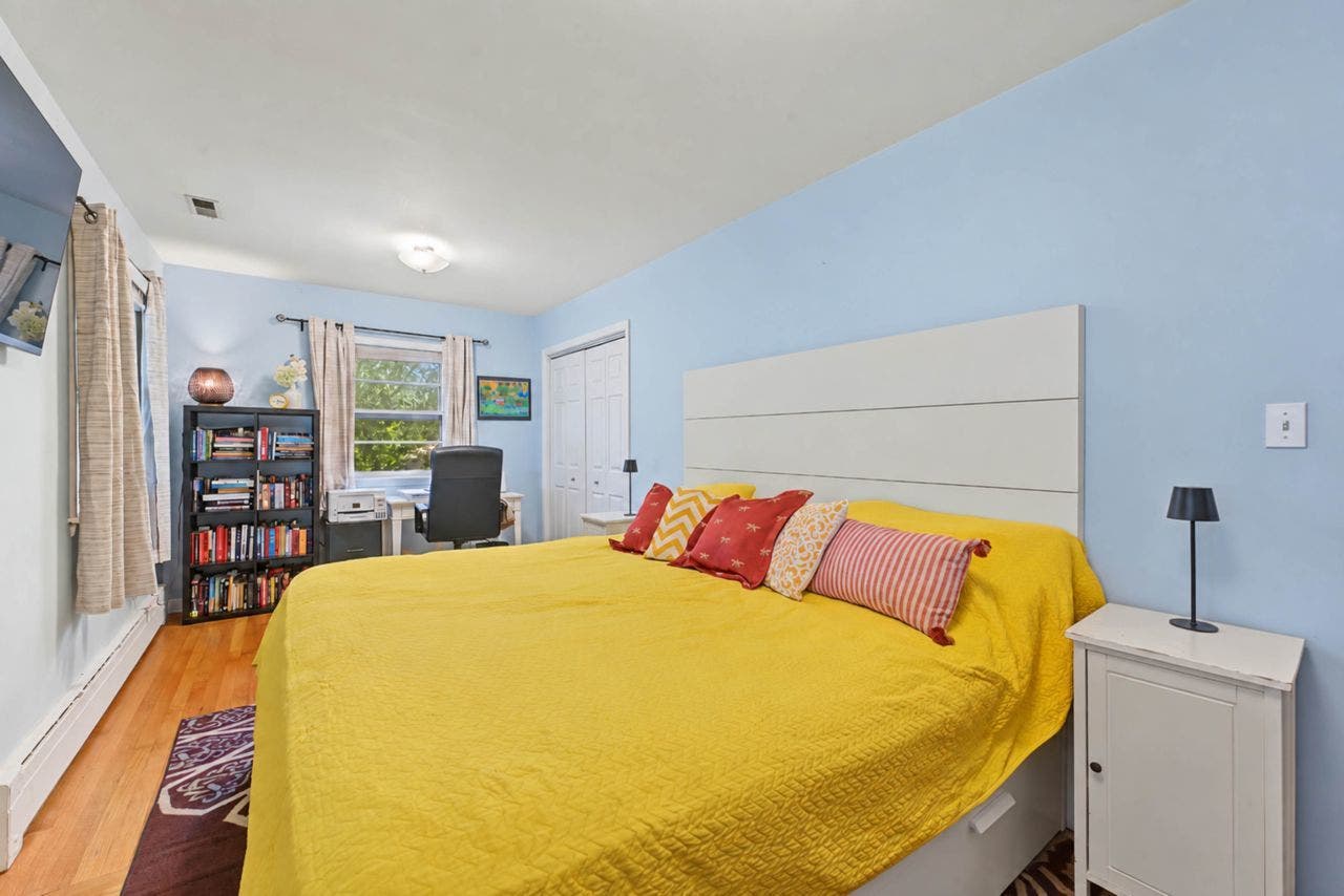 5601 Lee Avenue, Downers Grove, IL 60516