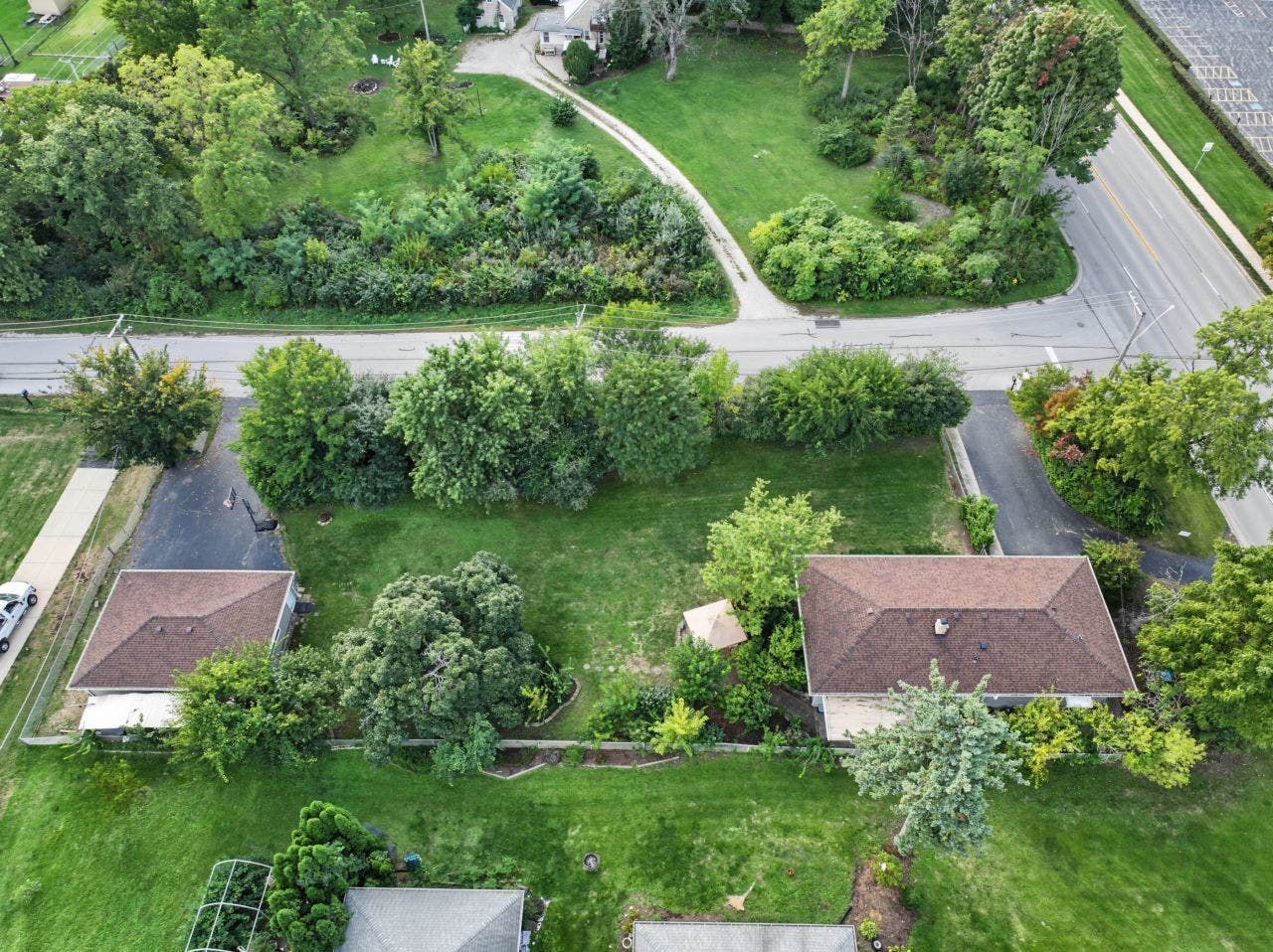 5601 Lee Avenue, Downers Grove, IL 60516