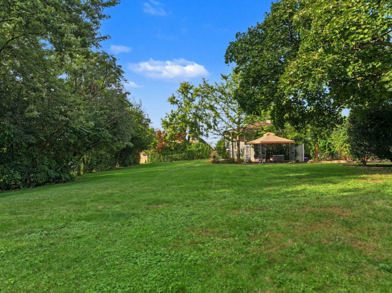 5601 Lee Avenue, Downers Grove, IL 60516