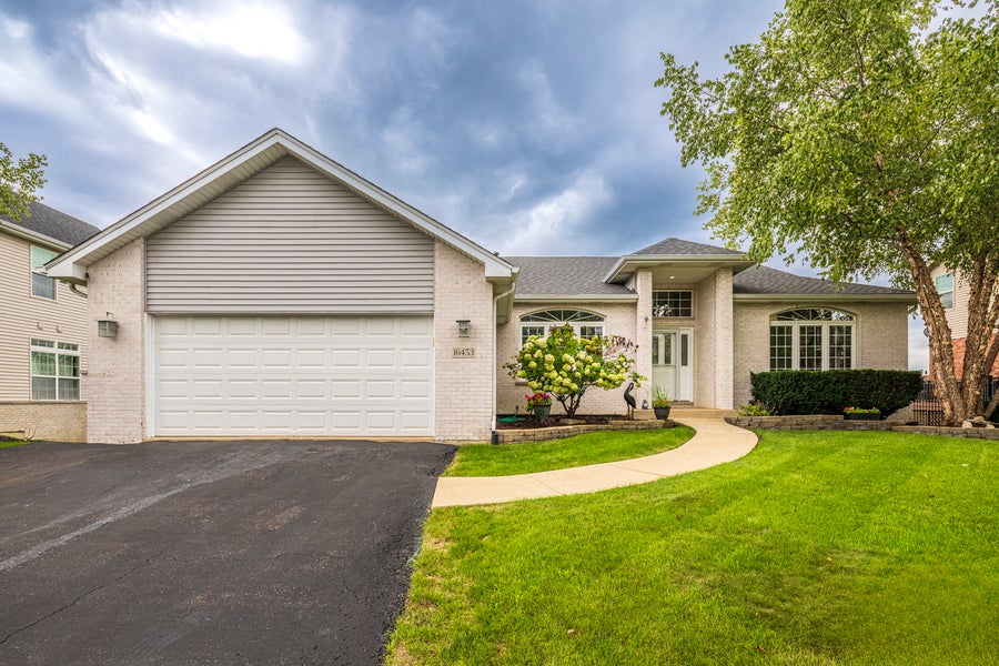 Property photo for 16453 LAKESIDE Drive, Lockport, IL