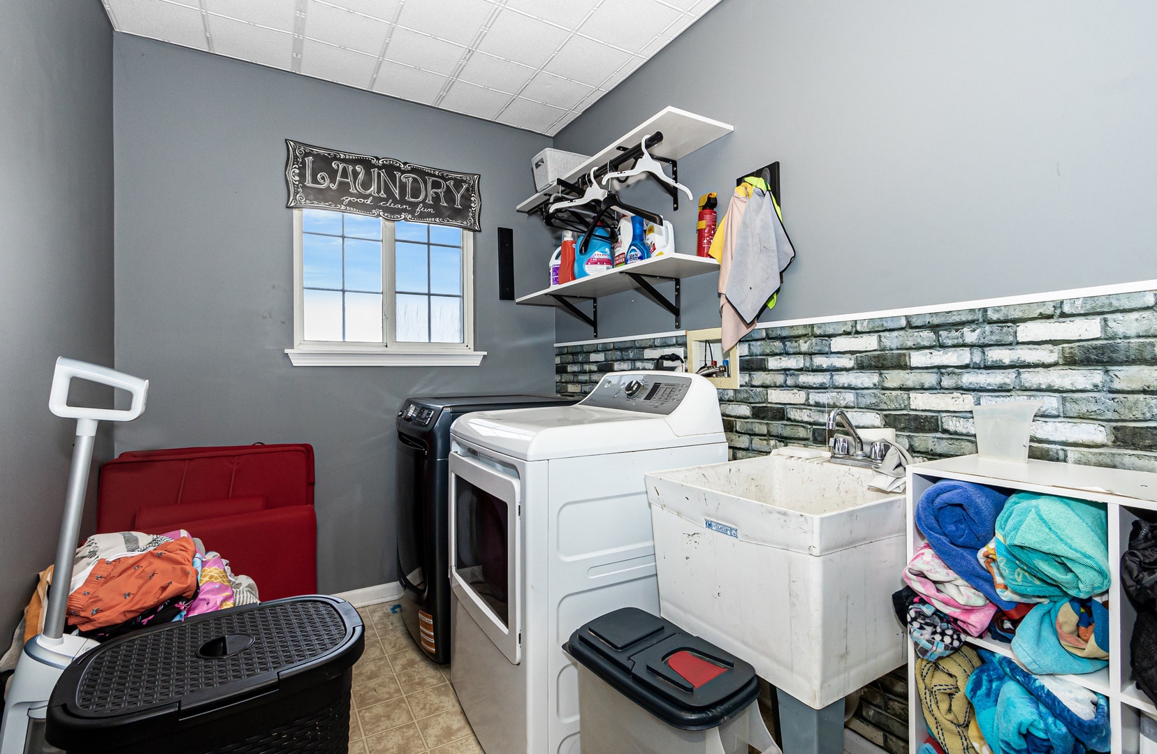 1308 Burns Court, Minooka, IL 60447 1308 Burns Court, Minooka, IL 60447