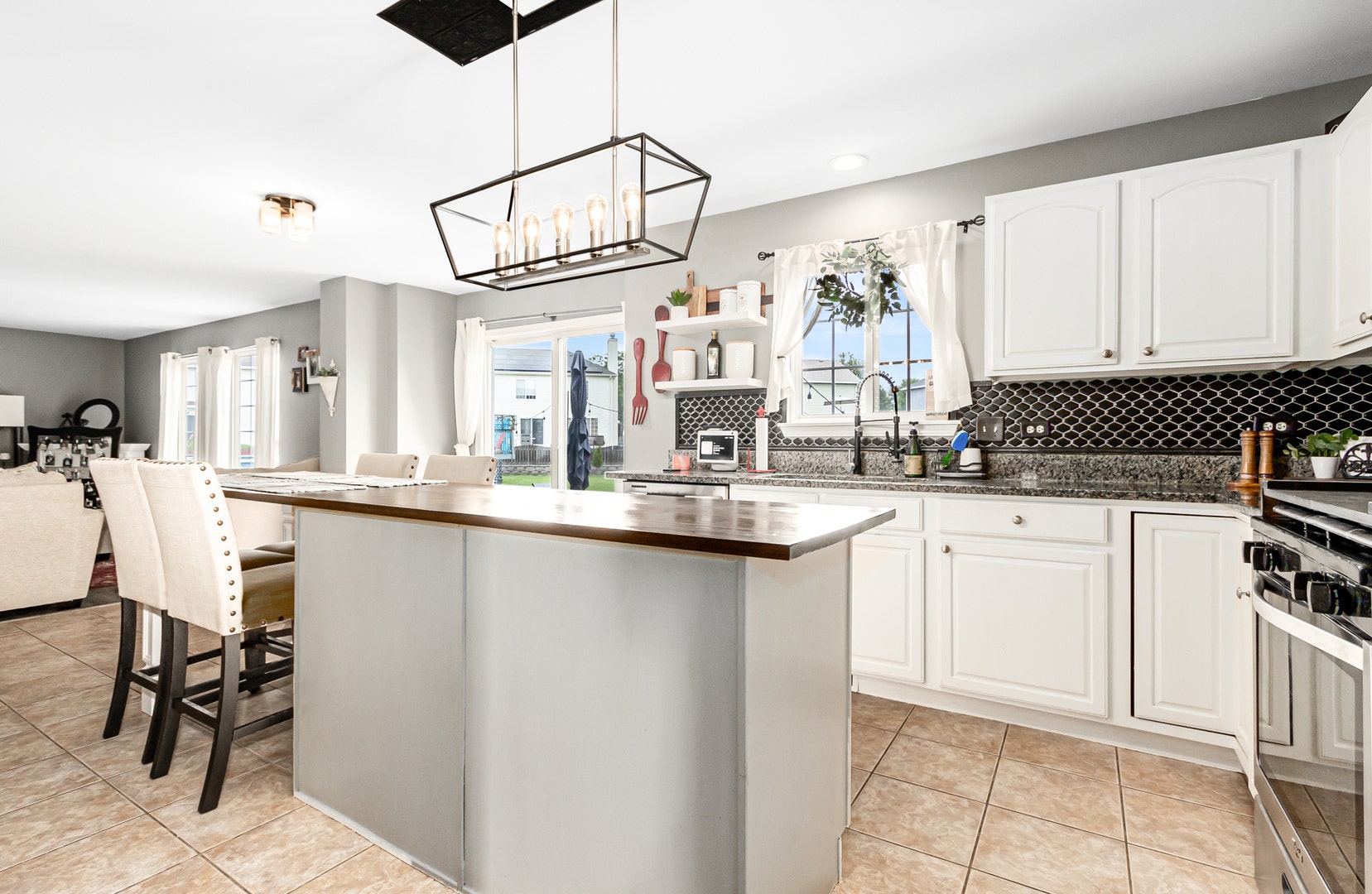1308 Burns Court, Minooka, IL 60447 1308 Burns Court, Minooka, IL 60447