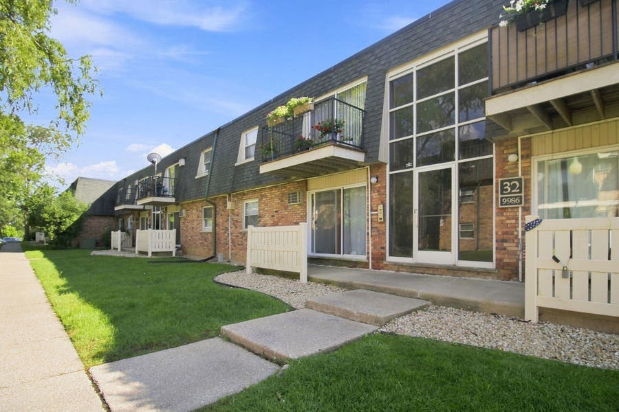 Property photo for 9986 S 84th Terrace, #103, Palos Hills, IL