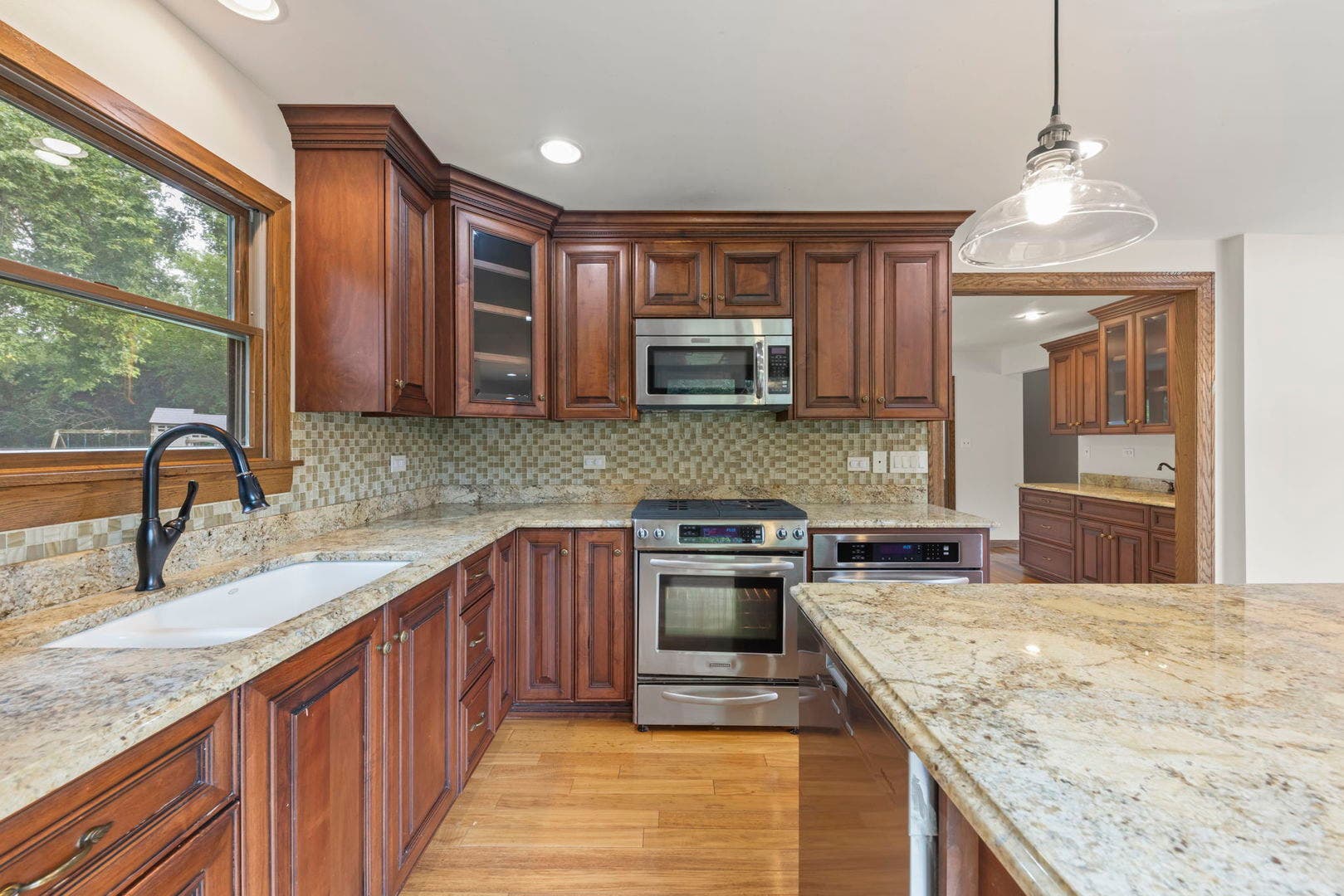 8 Keystone Court, Bolingbrook, IL 60440 8 Keystone Court, Bolingbrook, IL 60440
