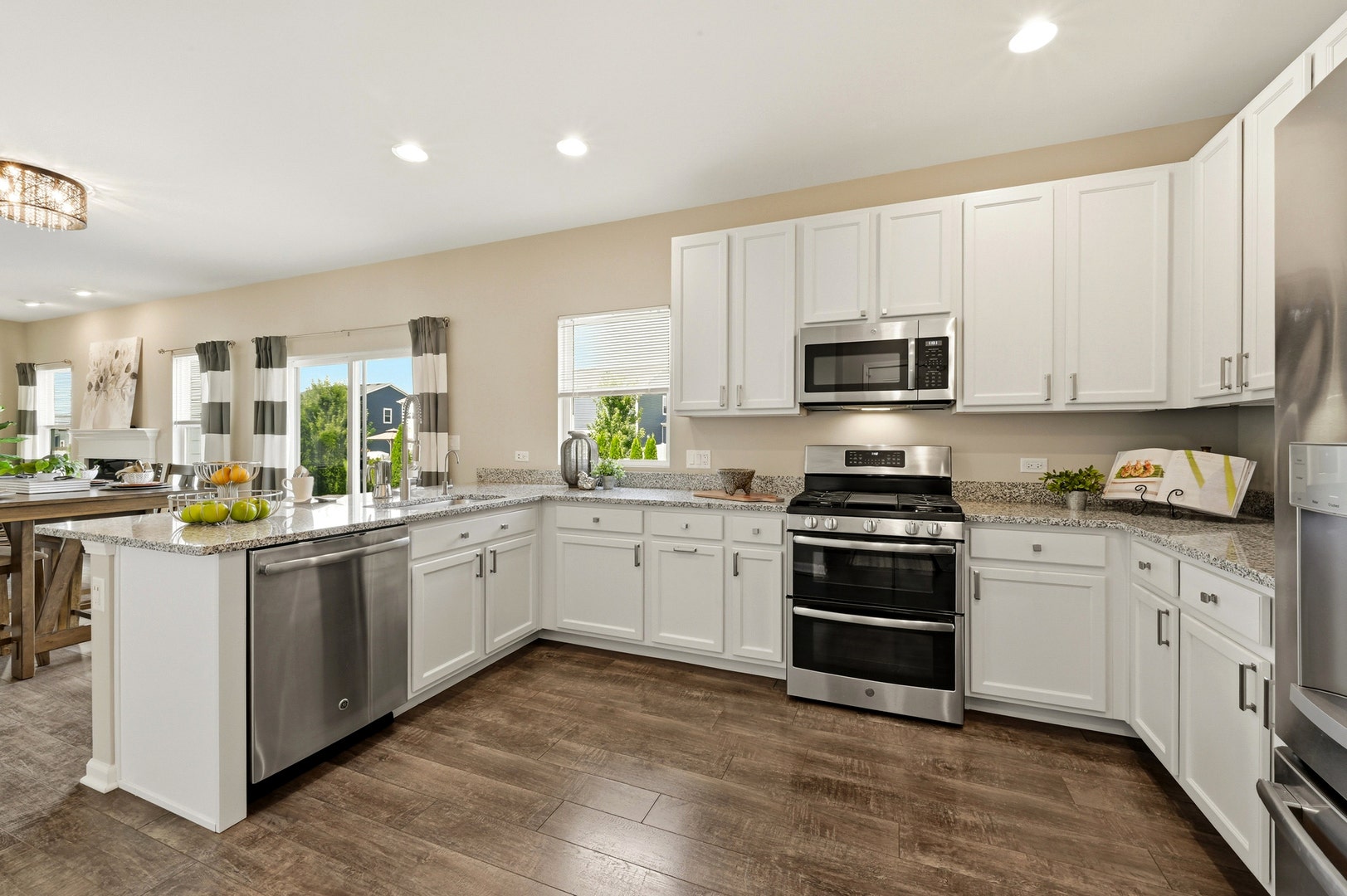 322 Longview Drive, Elgin, IL 60124 322 Longview Drive, Elgin, IL 60124