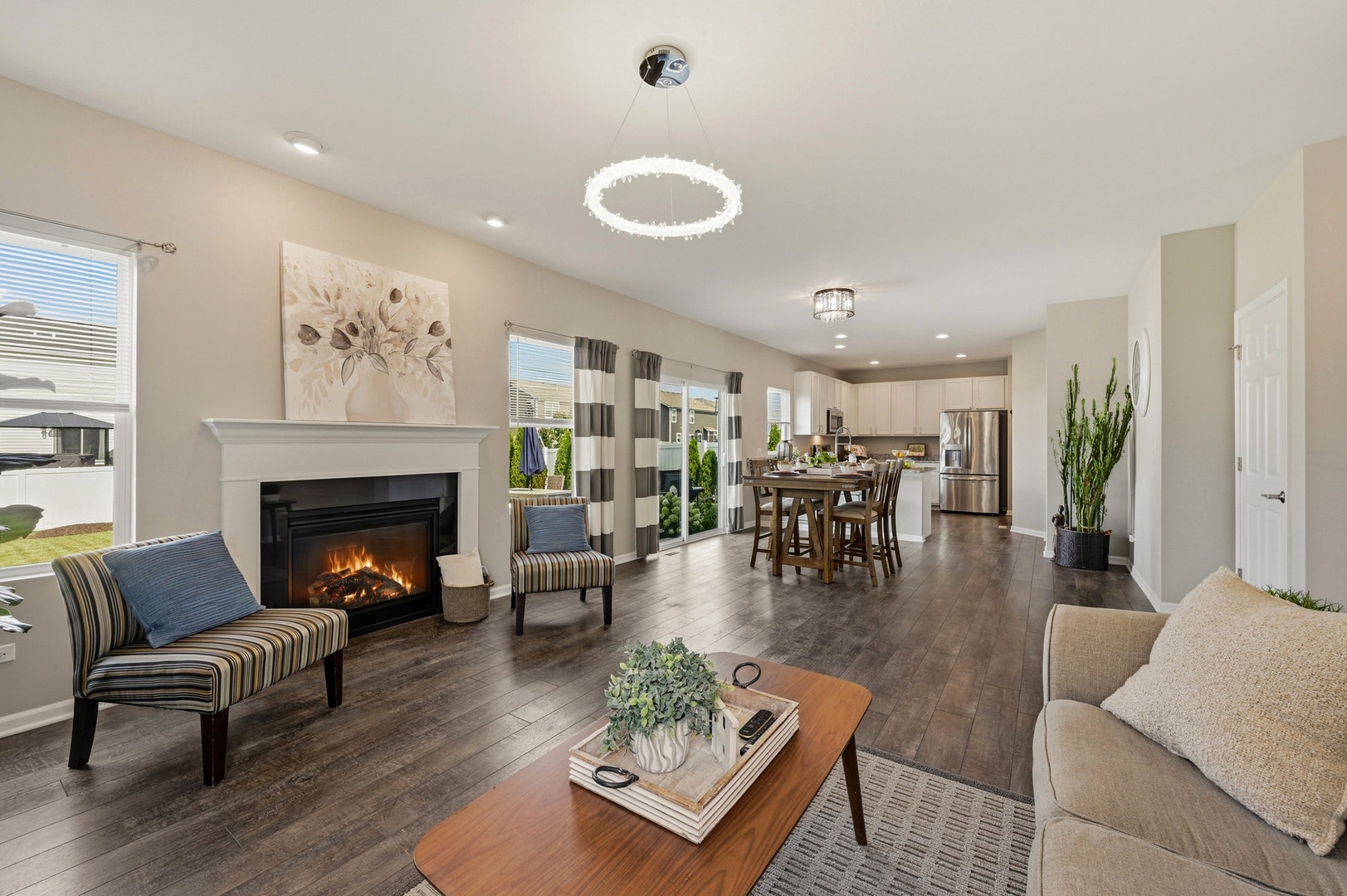 322 Longview Drive, Elgin, IL 60124 322 Longview Drive, Elgin, IL 60124