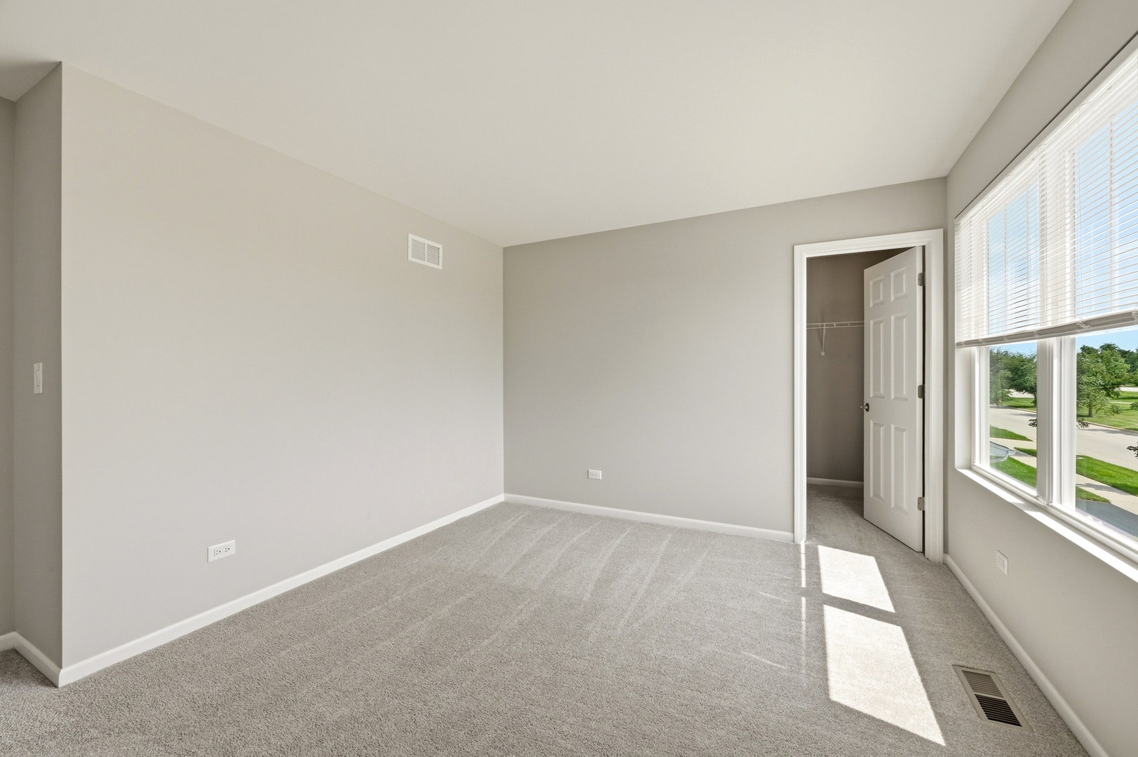 322 Longview Drive, Elgin, IL 60124 322 Longview Drive, Elgin, IL 60124