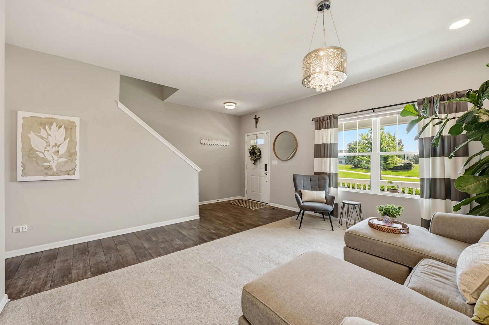 322 Longview Drive, Elgin, IL 60124 322 Longview Drive, Elgin, IL 60124