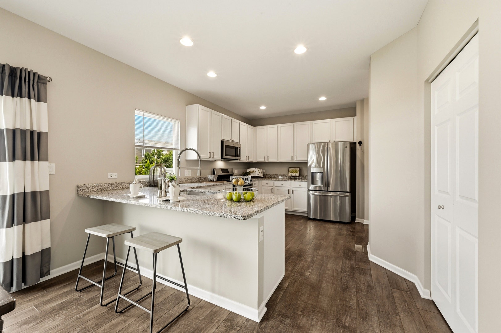 322 Longview Drive, Elgin, IL 60124 322 Longview Drive, Elgin, IL 60124