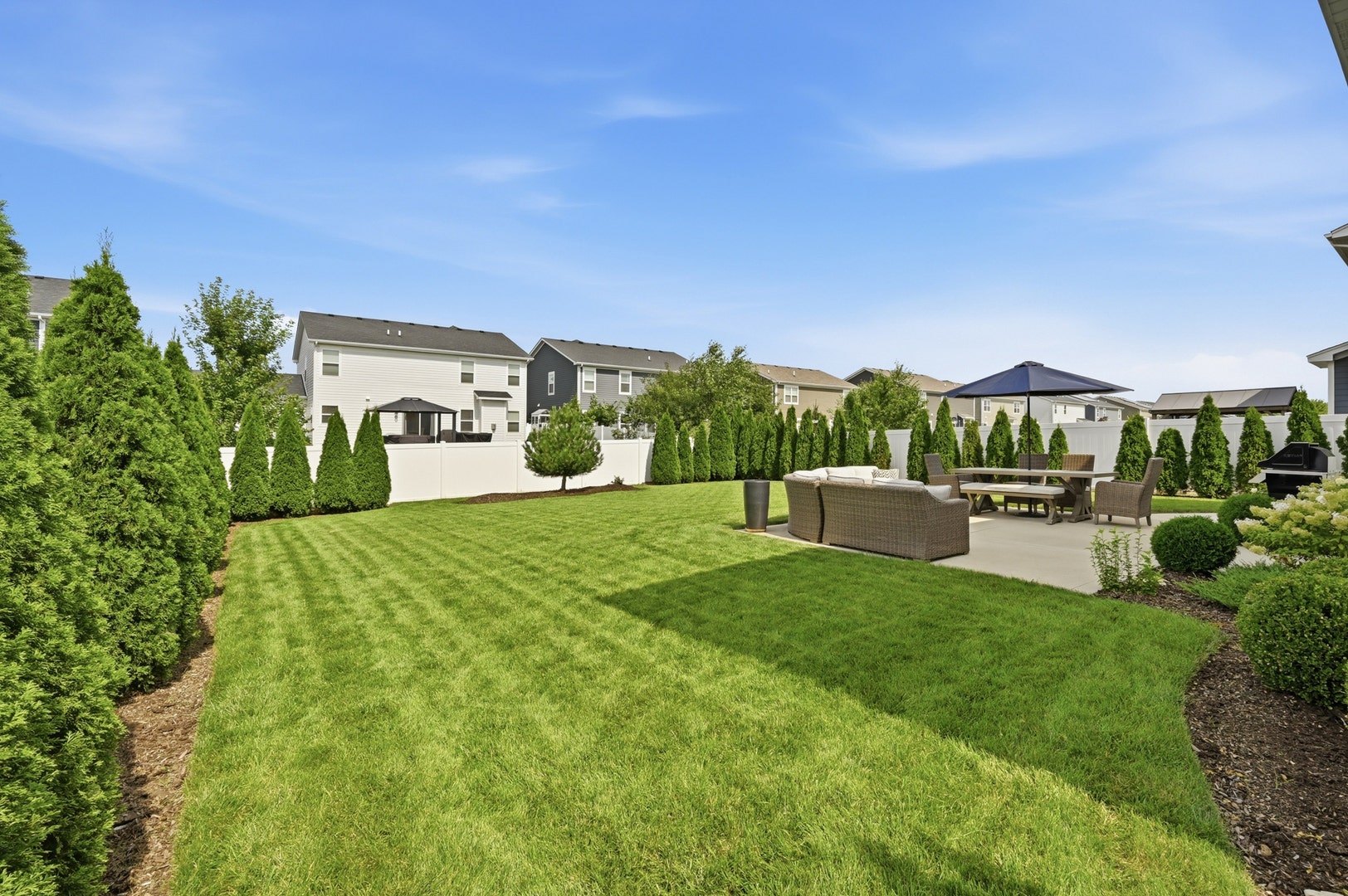 322 Longview Drive, Elgin, IL 60124 322 Longview Drive, Elgin, IL 60124