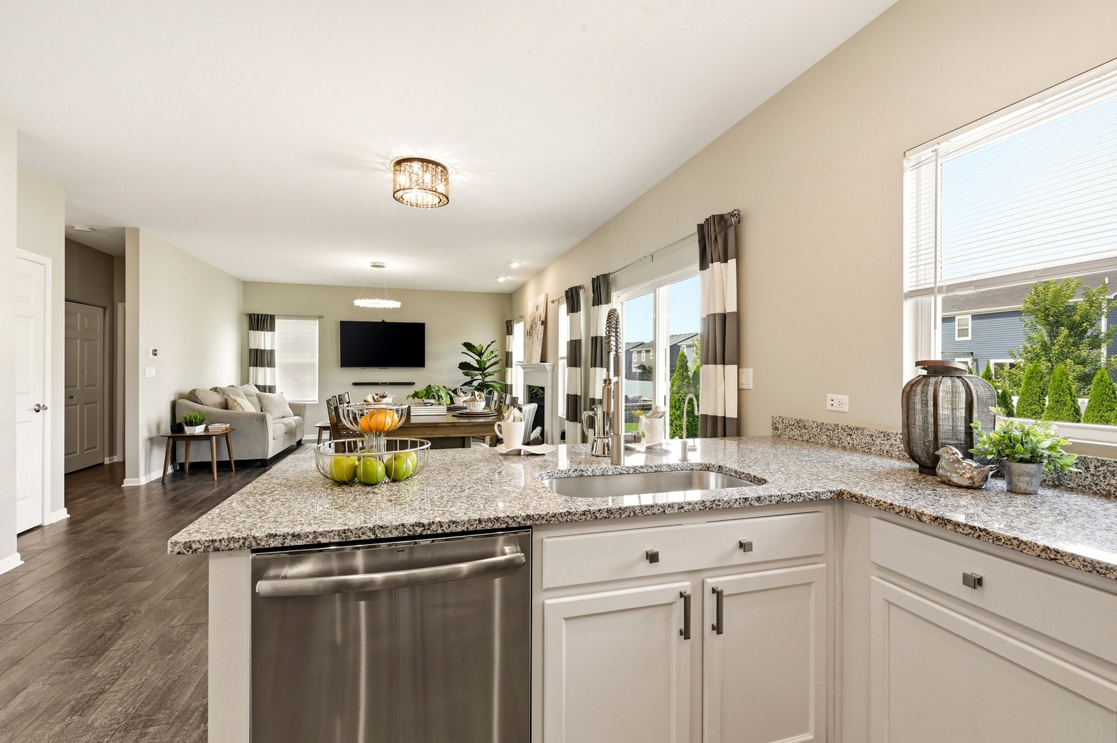 322 Longview Drive, Elgin, IL 60124 322 Longview Drive, Elgin, IL 60124