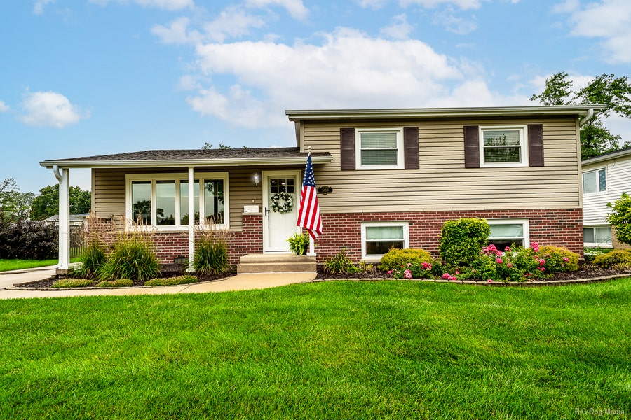 Property photo for 5806 Rob Roy Drive, Oak Forest, IL