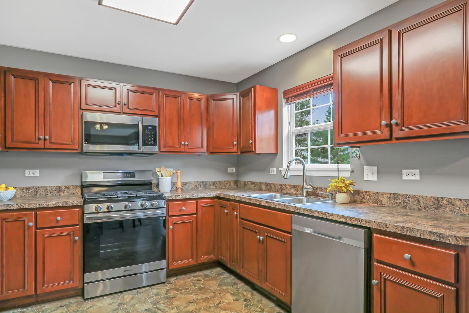 2145 Whitetail Drive, Aurora, IL 60503