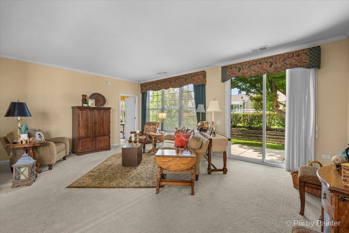 2892 Edgewater Drive, Elgin, IL 60124 2892 Edgewater Drive, Elgin, IL 60124