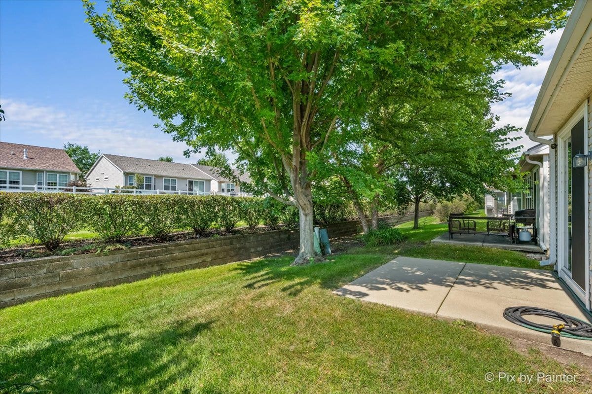 2892 Edgewater Drive, Elgin, IL 60124 2892 Edgewater Drive, Elgin, IL 60124