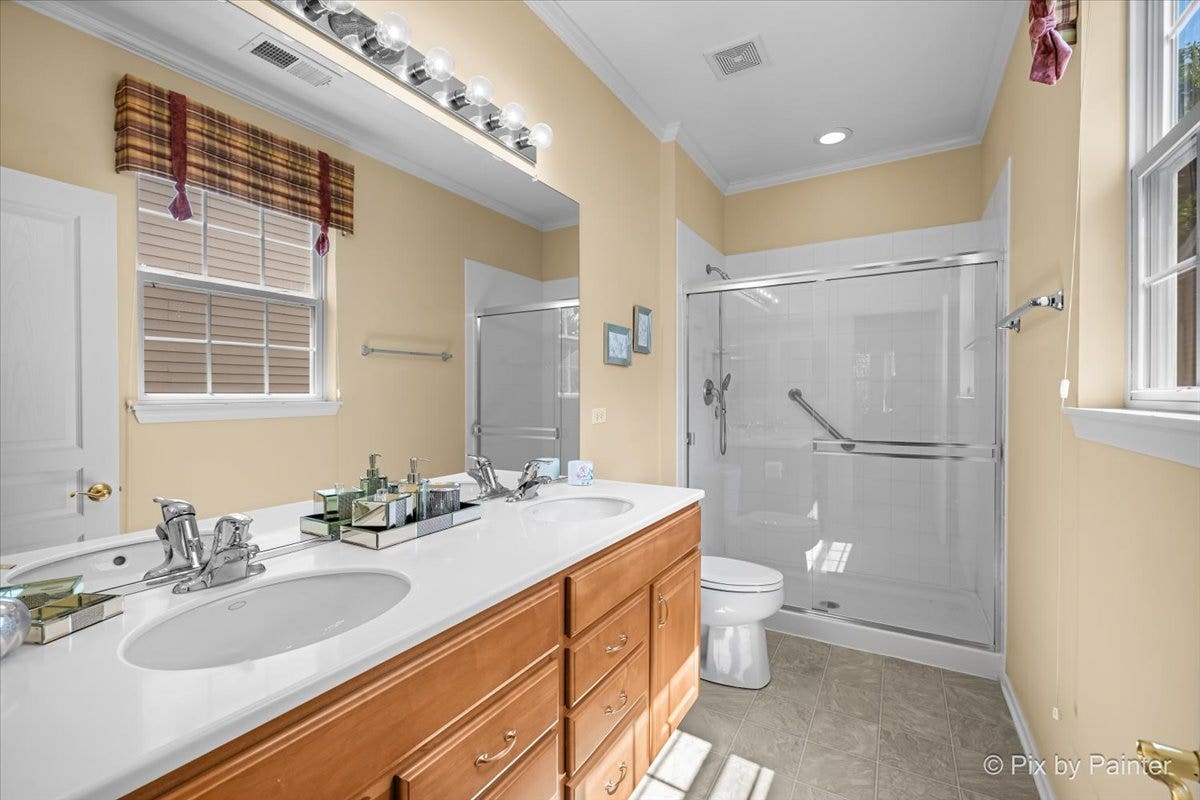 2892 Edgewater Drive, Elgin, IL 60124 2892 Edgewater Drive, Elgin, IL 60124