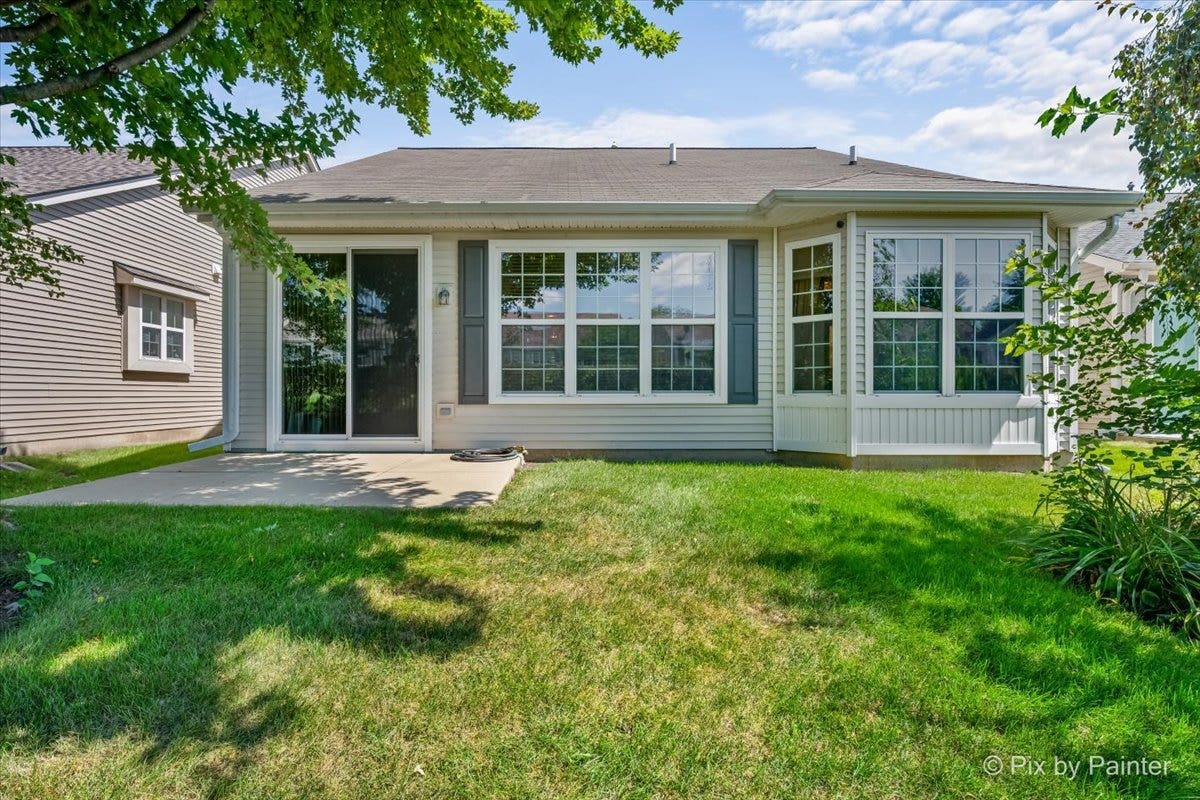 2892 Edgewater Drive, Elgin, IL 60124 2892 Edgewater Drive, Elgin, IL 60124