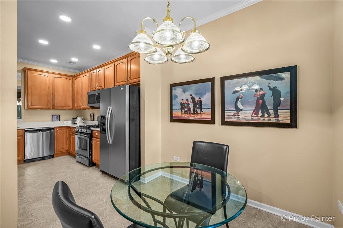 2892 Edgewater Drive, Elgin, IL 60124 2892 Edgewater Drive, Elgin, IL 60124