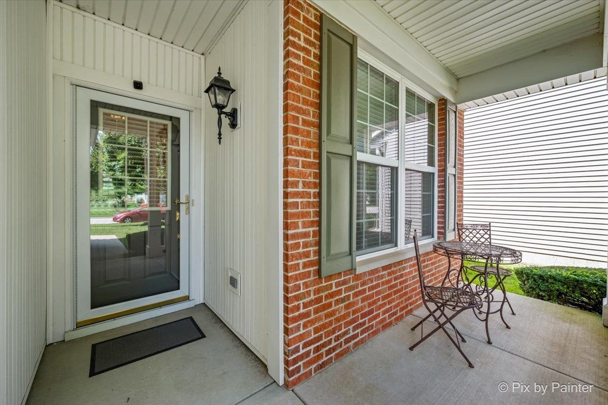 2892 Edgewater Drive, Elgin, IL 60124 2892 Edgewater Drive, Elgin, IL 60124