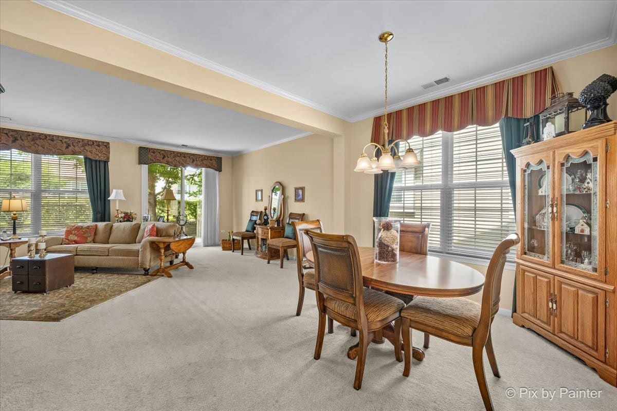 2892 Edgewater Drive, Elgin, IL 60124 2892 Edgewater Drive, Elgin, IL 60124