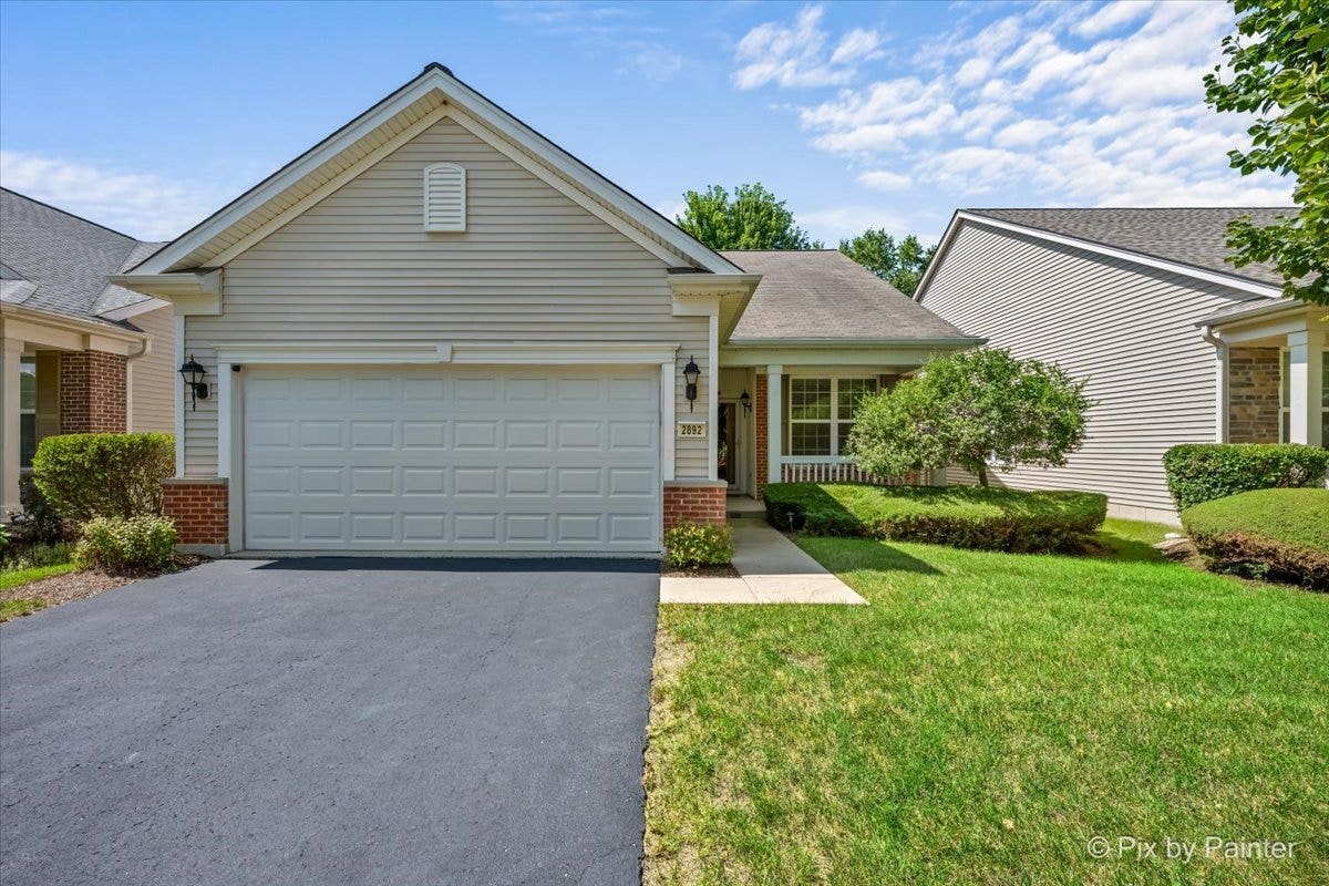 2892 Edgewater Drive, Elgin, IL 60124 2892 Edgewater Drive, Elgin, IL 60124