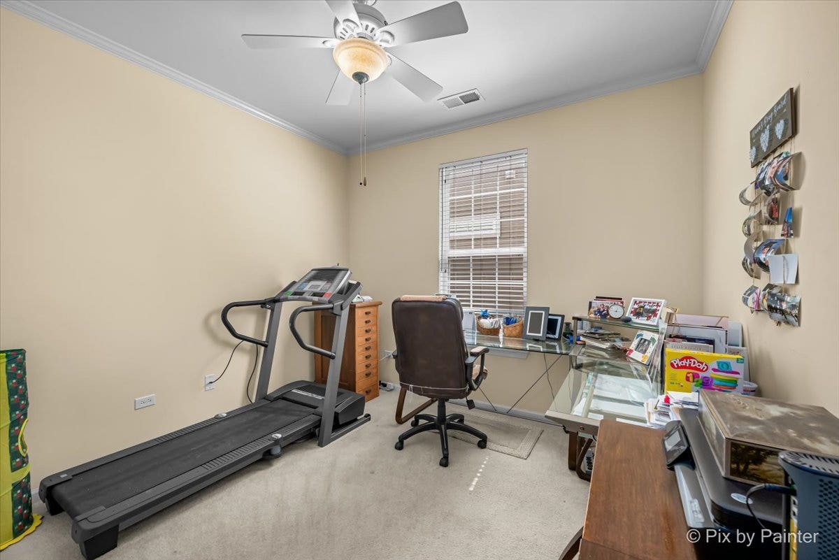 2892 Edgewater Drive, Elgin, IL 60124 2892 Edgewater Drive, Elgin, IL 60124