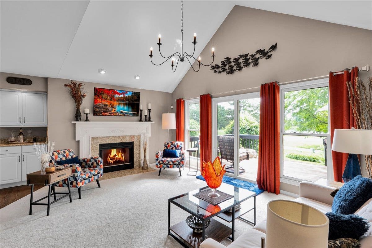 565 Blackberry Ridge Drive, Aurora, IL 60506 565 Blackberry Ridge Drive, Aurora, IL 60506