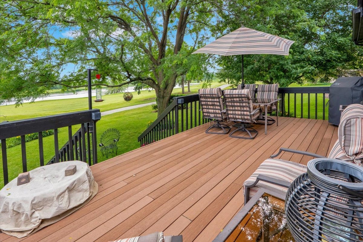 565 Blackberry Ridge Drive, Aurora, IL 60506 565 Blackberry Ridge Drive, Aurora, IL 60506