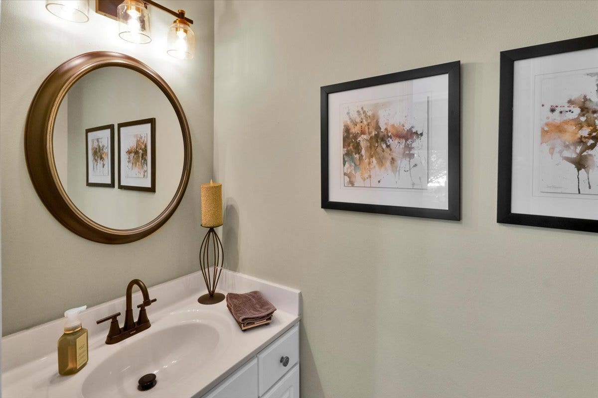 565 Blackberry Ridge Drive, Aurora, IL 60506 565 Blackberry Ridge Drive, Aurora, IL 60506