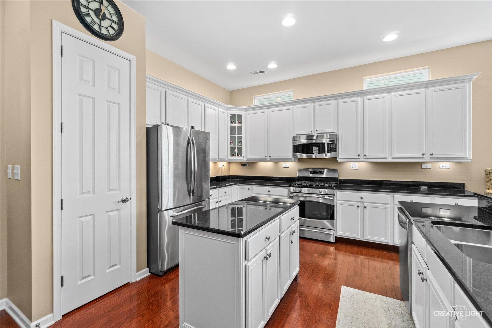 3886 Seigle Drive, Elgin, IL 60124 3886 Seigle Drive, Elgin, IL 60124