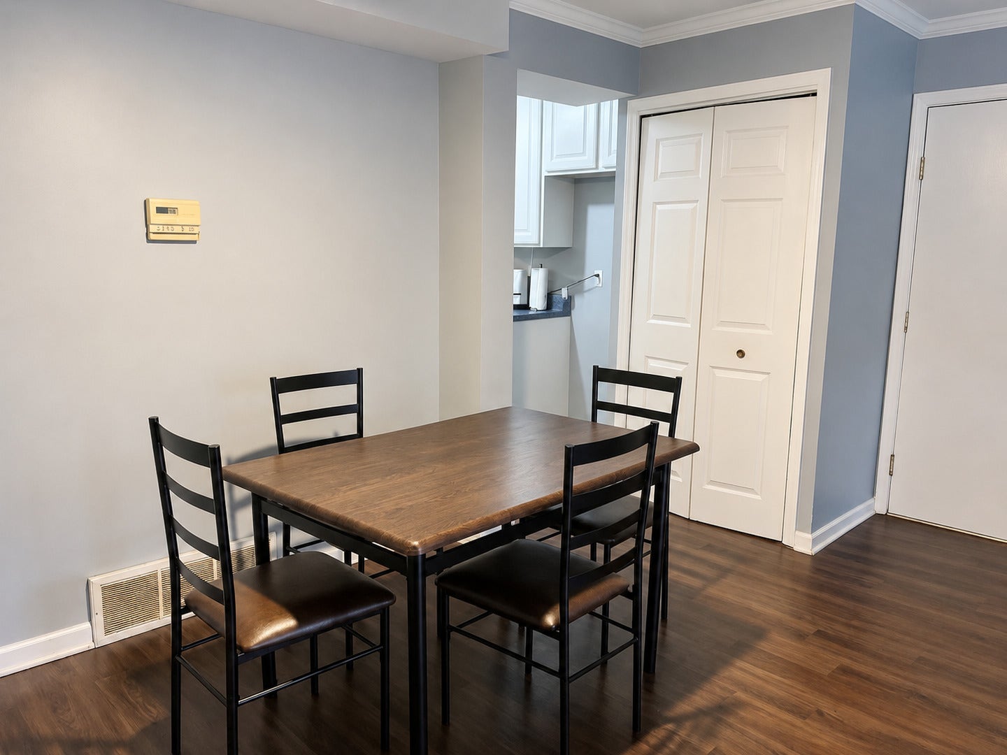 2000 Tall Oaks Drive, #1A, Aurora, IL 60505 2000 Tall Oaks Drive, #1A, Aurora, IL 60505