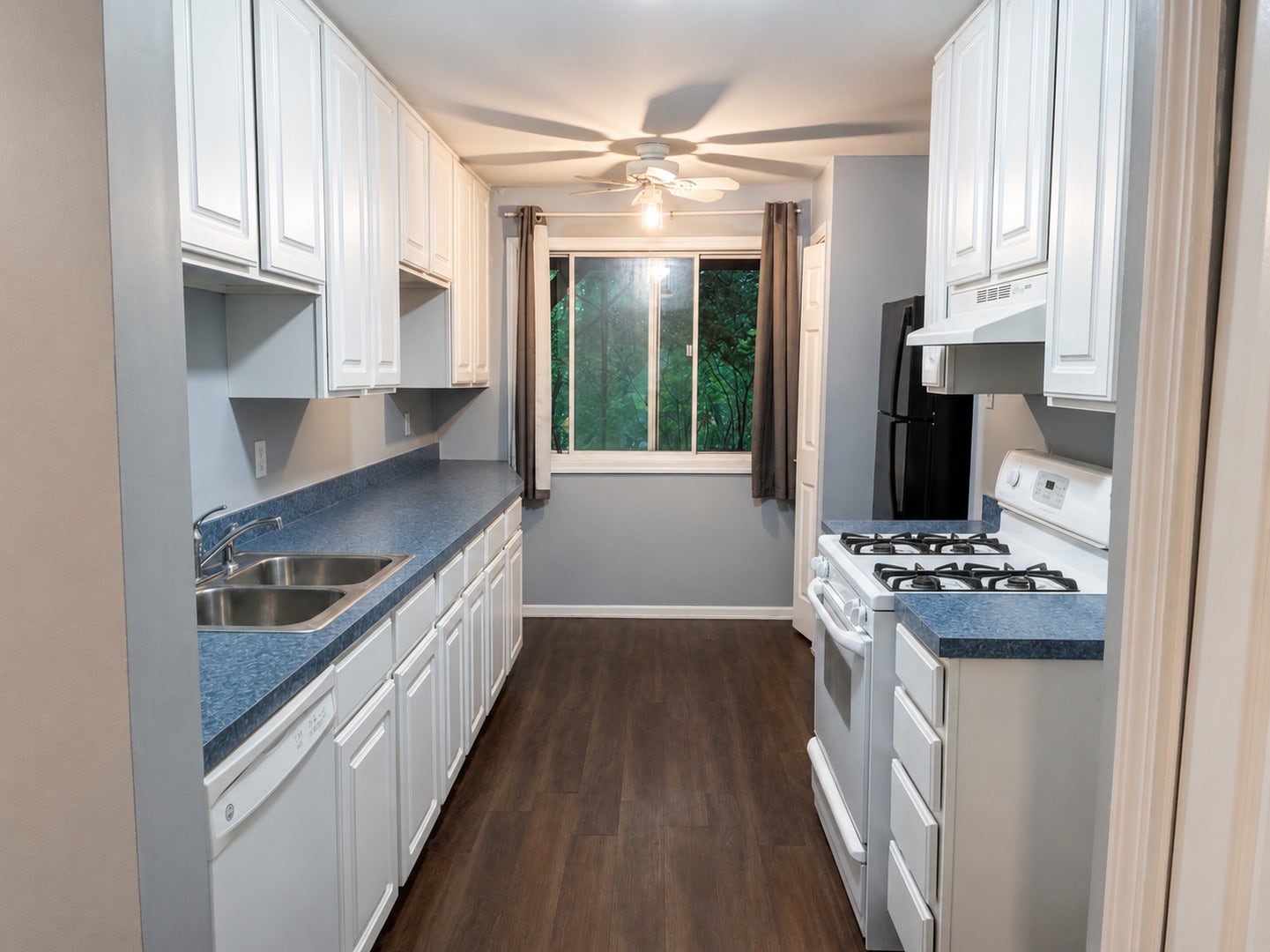 2000 Tall Oaks Drive, #1A, Aurora, IL 60505 2000 Tall Oaks Drive, #1A, Aurora, IL 60505