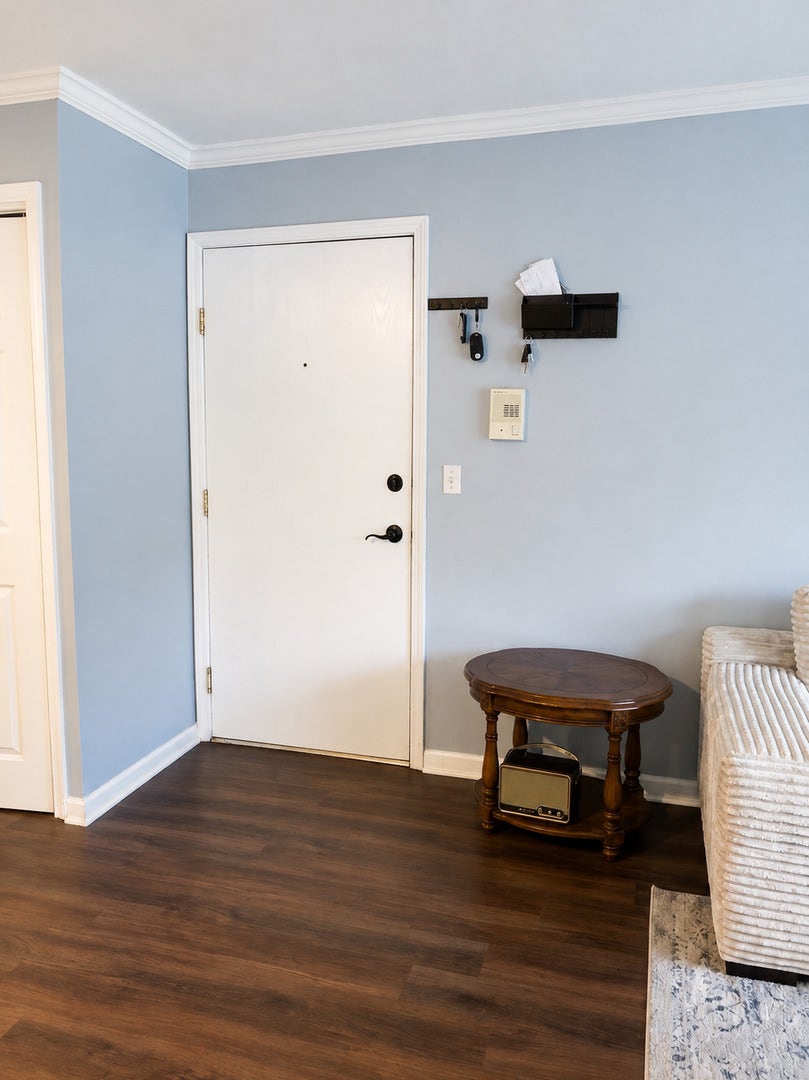 2000 Tall Oaks Drive, #1A, Aurora, IL 60505 2000 Tall Oaks Drive, #1A, Aurora, IL 60505