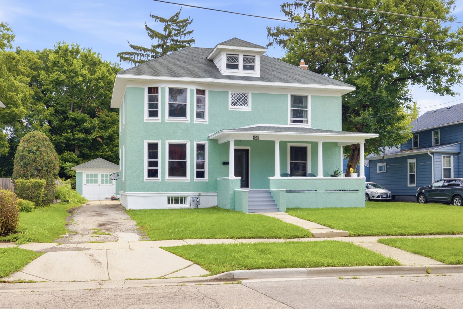 459 N Spring Street, Elgin, IL 60120 459 N Spring Street, Elgin, IL 60120