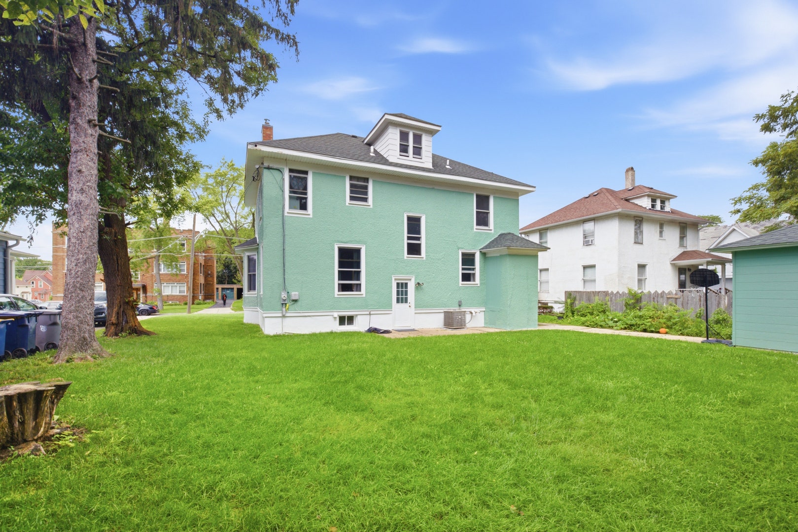 459 N Spring Street, Elgin, IL 60120 459 N Spring Street, Elgin, IL 60120