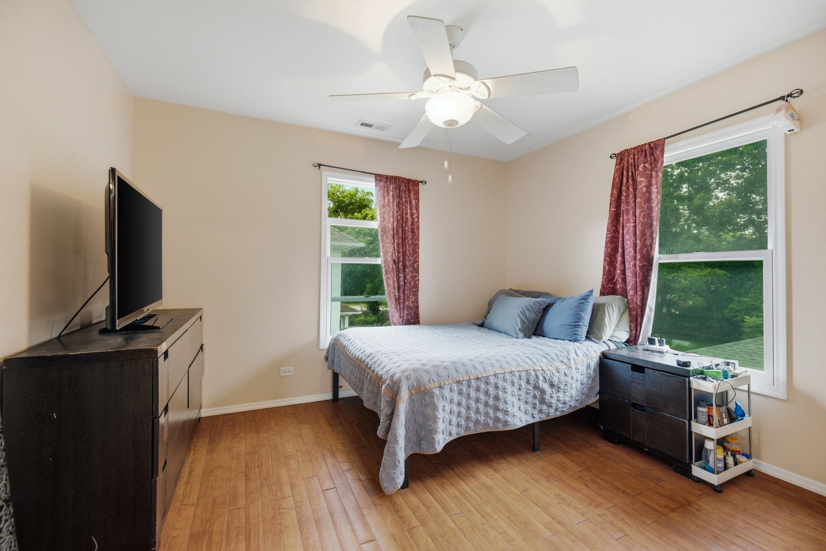 459 N Spring Street, Elgin, IL 60120 459 N Spring Street, Elgin, IL 60120