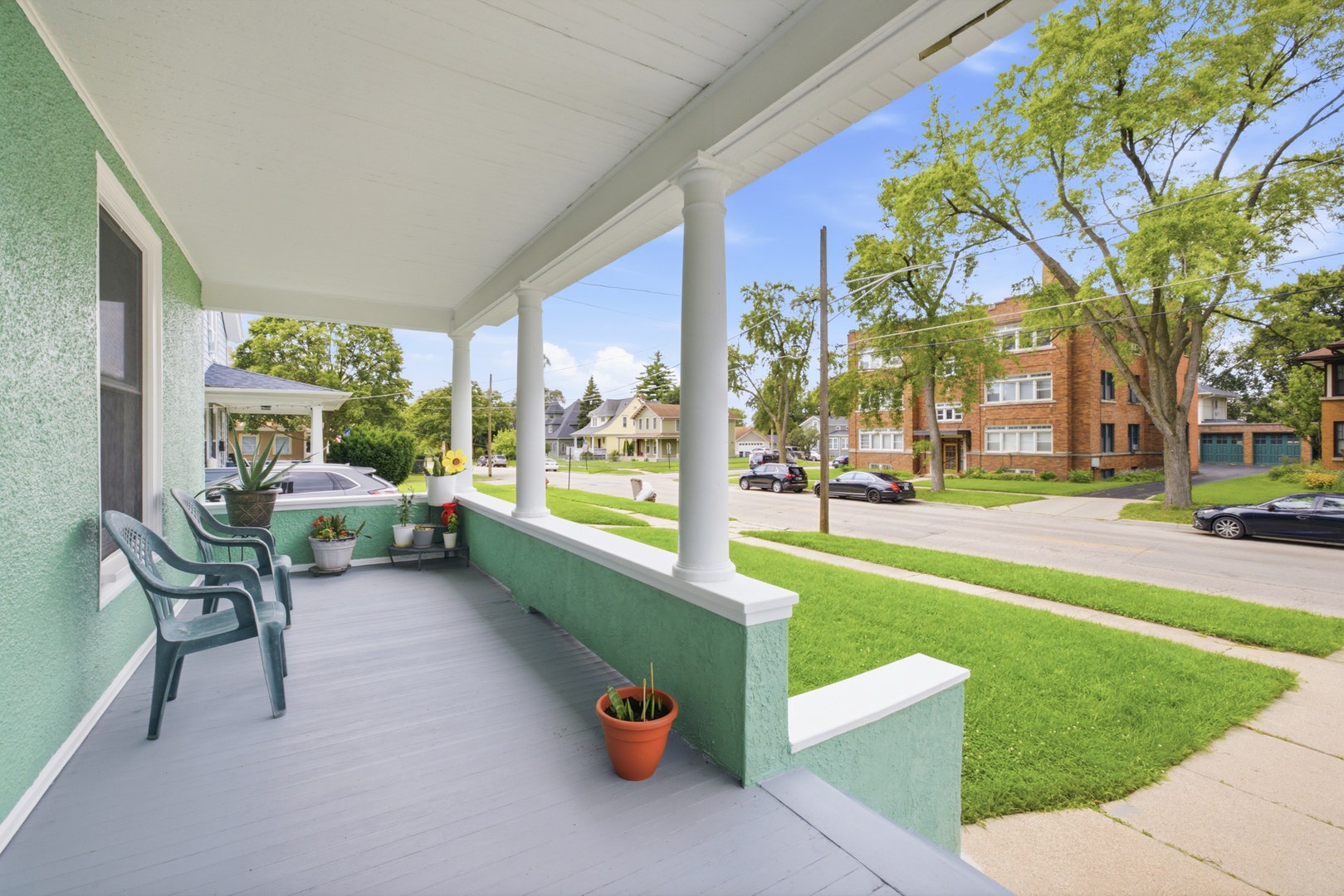 459 N Spring Street, Elgin, IL 60120 459 N Spring Street, Elgin, IL 60120