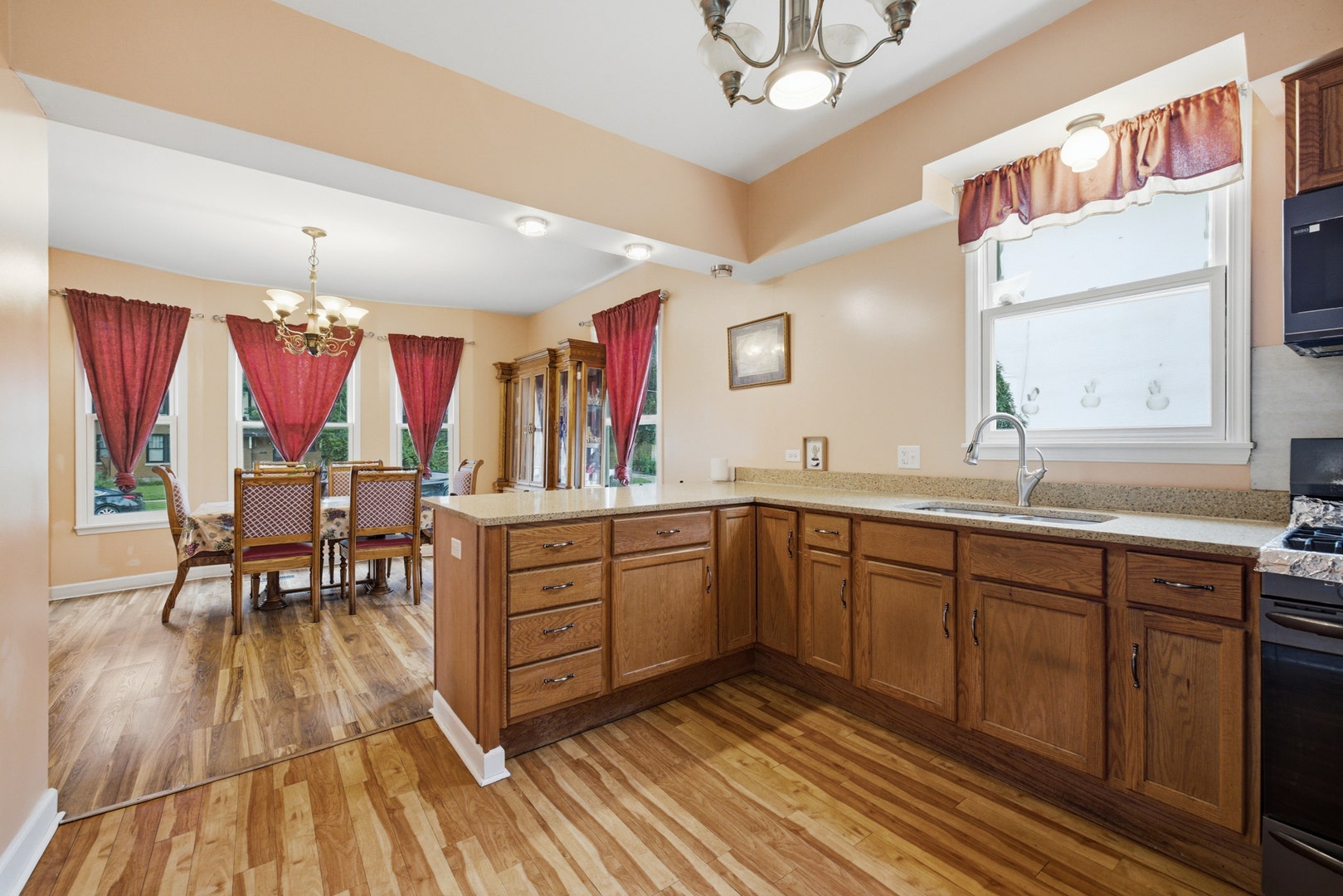 459 N Spring Street, Elgin, IL 60120 459 N Spring Street, Elgin, IL 60120