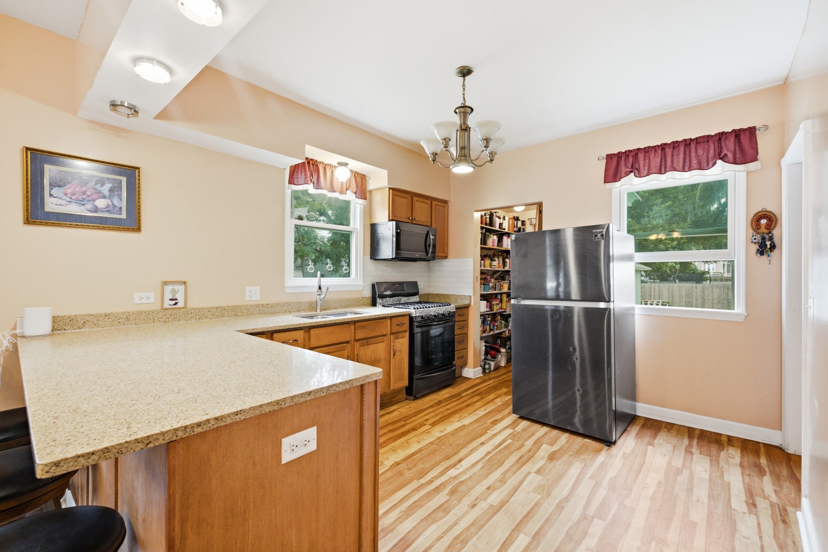 459 N Spring Street, Elgin, IL 60120 459 N Spring Street, Elgin, IL 60120