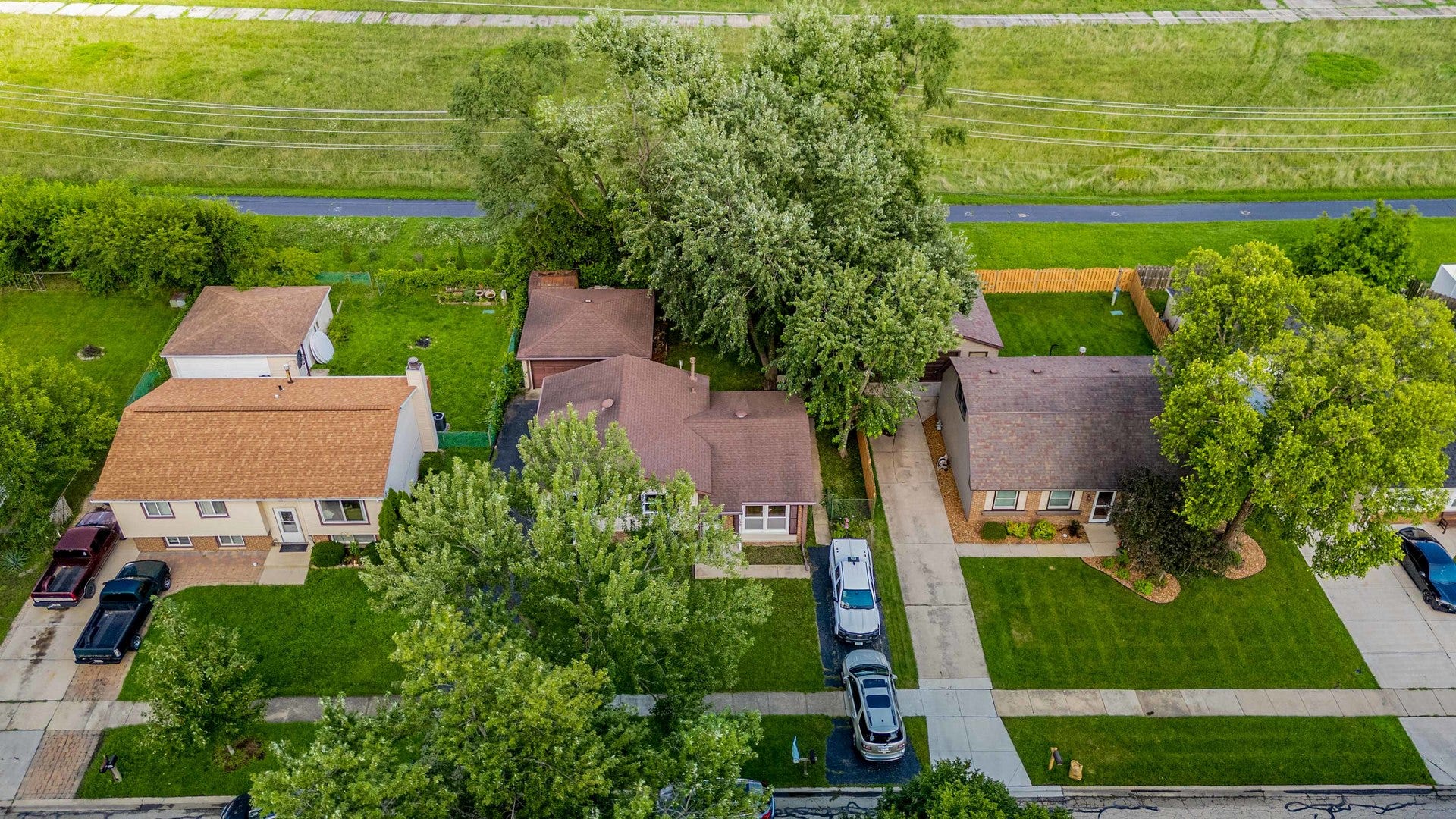 132 Garden Drive, Bolingbrook, IL 60440 132 Garden Drive, Bolingbrook, IL 60440