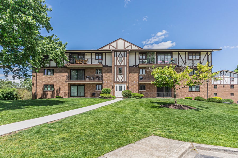 Property photo for 11030 S Theresa Circle, #3A, Palos Hills, IL