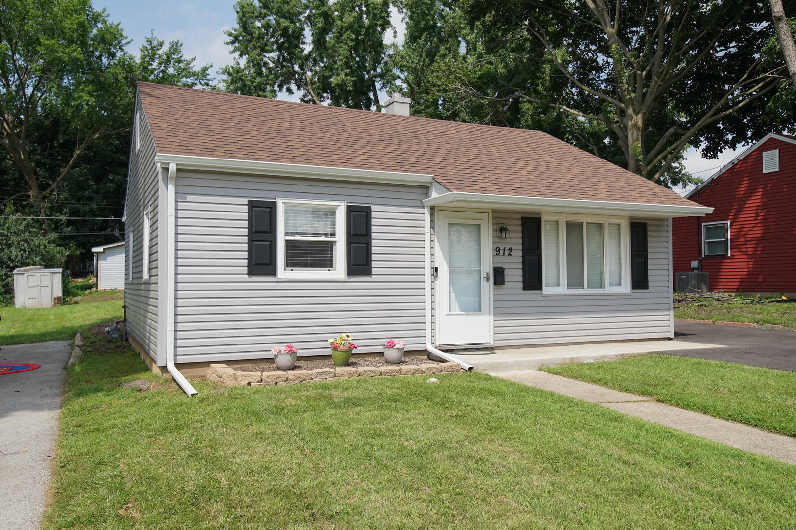 912 Harriet Avenue, Aurora, IL 60505