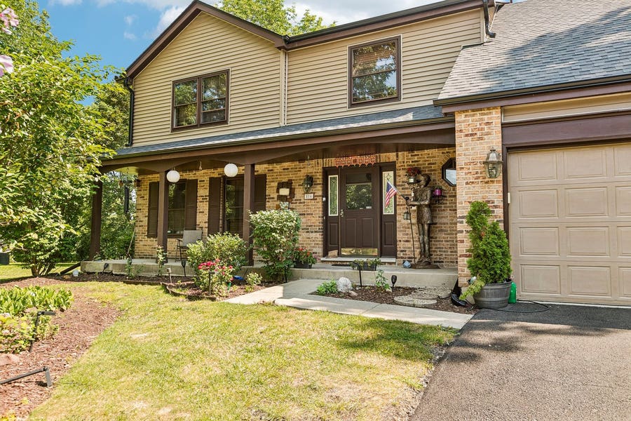Property photo for 816 Bonnie Brae Lane, Bolingbrook, IL