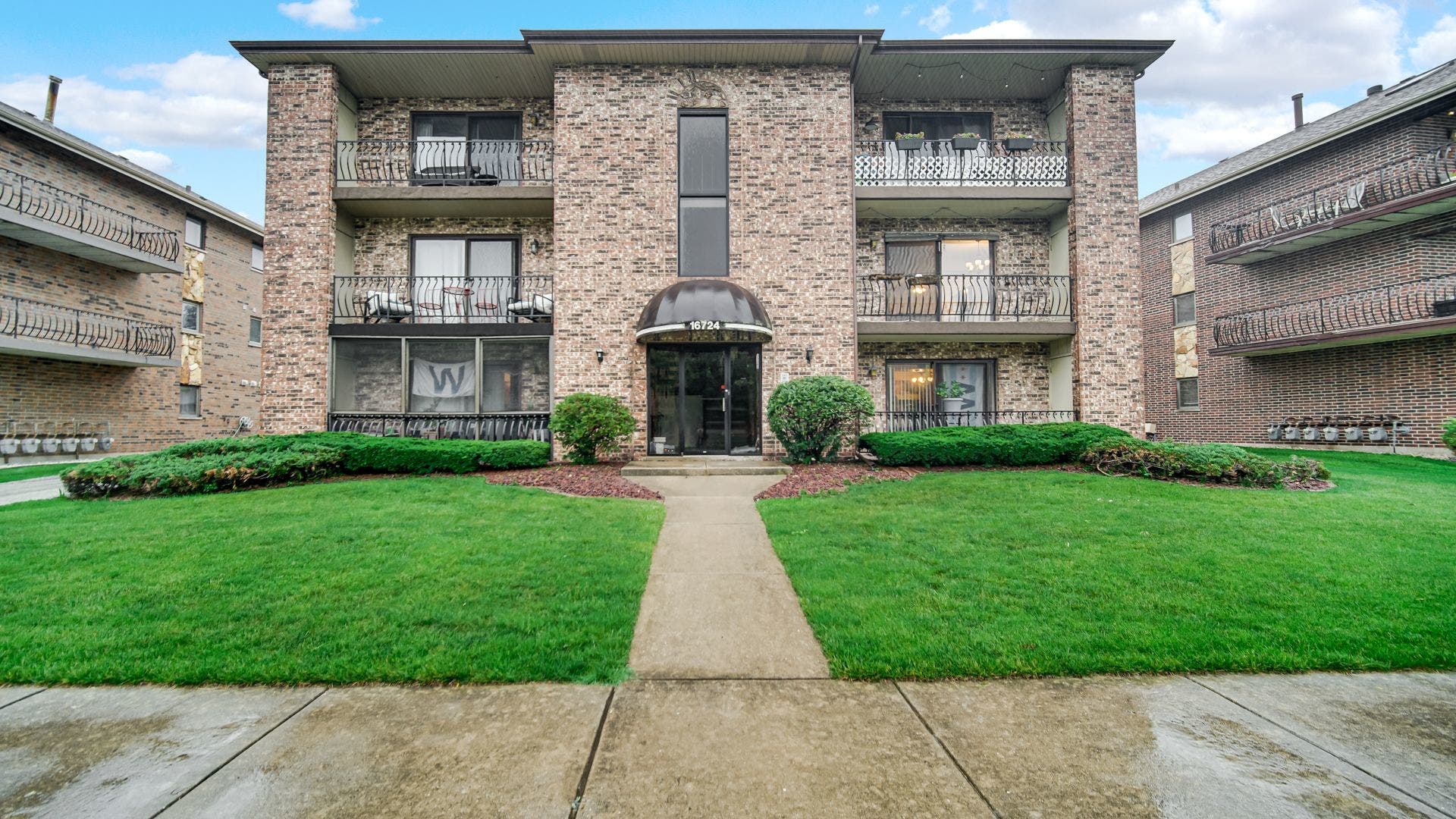 16724 Paxton Avenue, #2N, Tinley Park, IL 60477