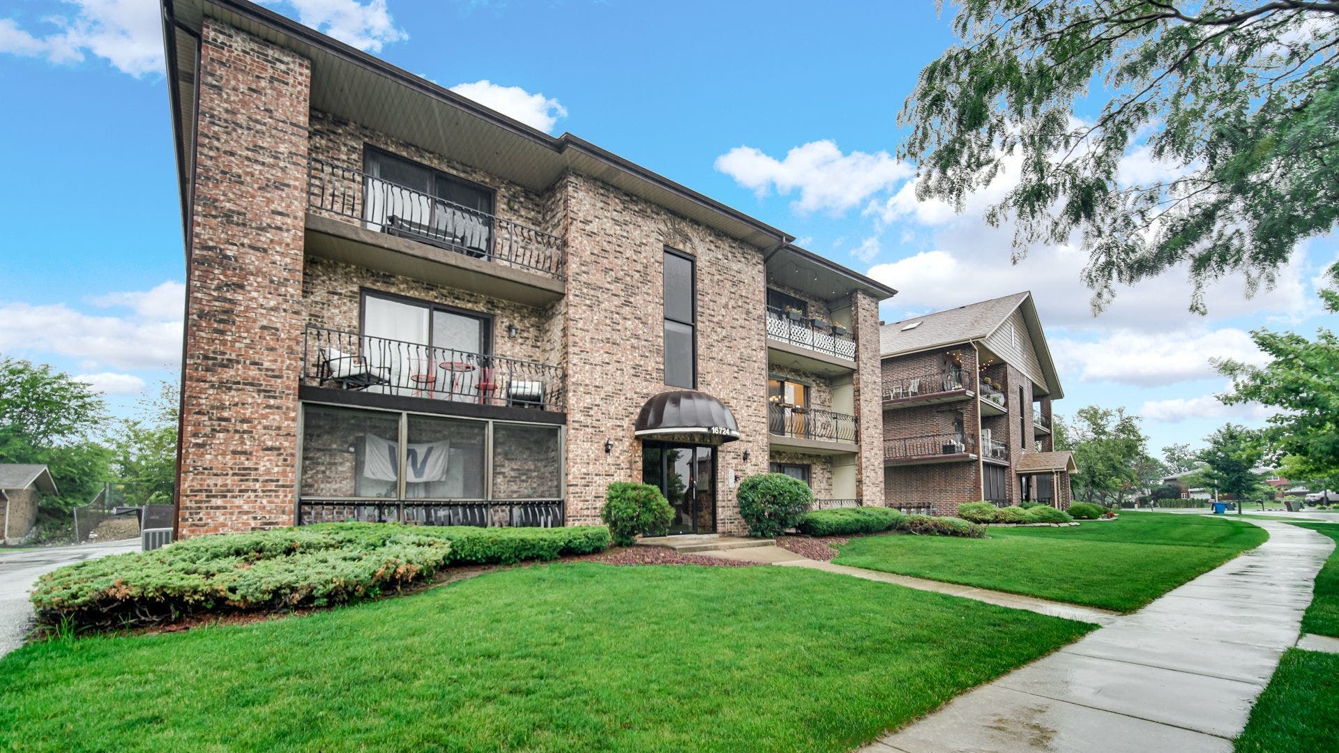 16724 Paxton Avenue, #2N, Tinley Park, IL 60477