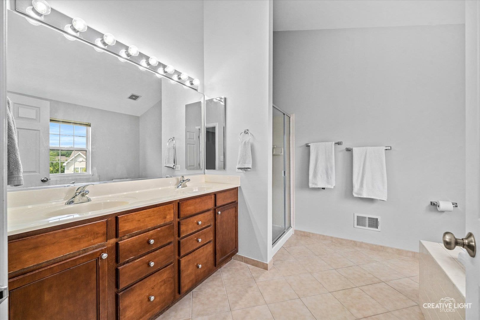 1123 Pine Valley Court, Elgin, IL 60124 1123 Pine Valley Court, Elgin, IL 60124