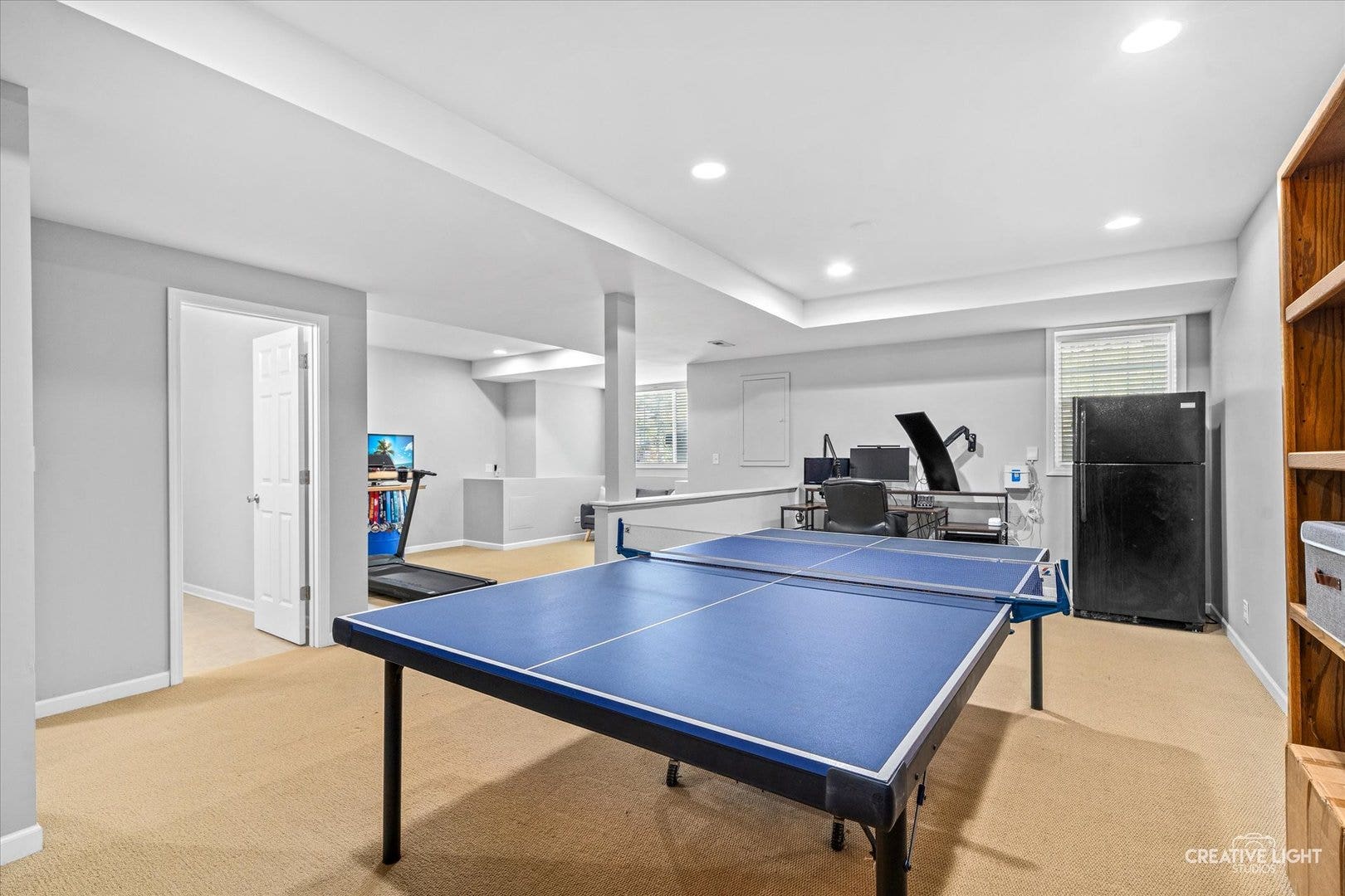 1123 Pine Valley Court, Elgin, IL 60124 Finished basement!