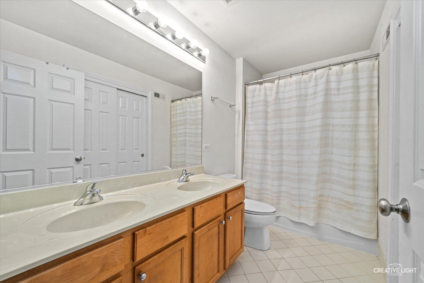 1123 Pine Valley Court, Elgin, IL 60124 1123 Pine Valley Court, Elgin, IL 60124